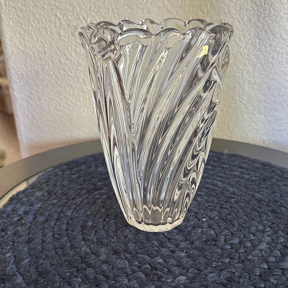 Elegant Clear Glass Vase